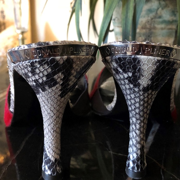 DONALD J PLINER MADE IN ITALY US 9 - Picture 5 of 6